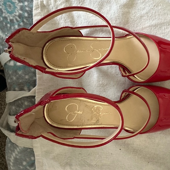 Red Heels 👠 - Picture 3 of 8